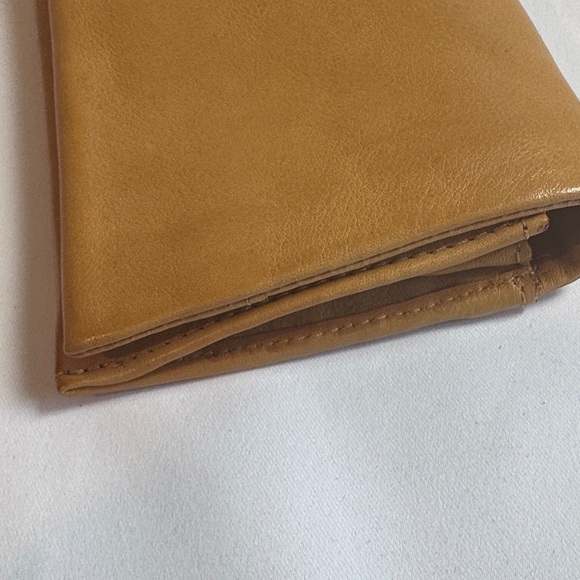Latico Eloise Camel Leather Zip Wallet “NWT” - Picture 11 of 14